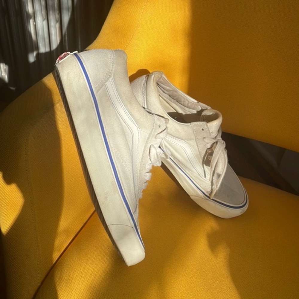 Vans Old Skool in Woman US 9/ Man US 7,5